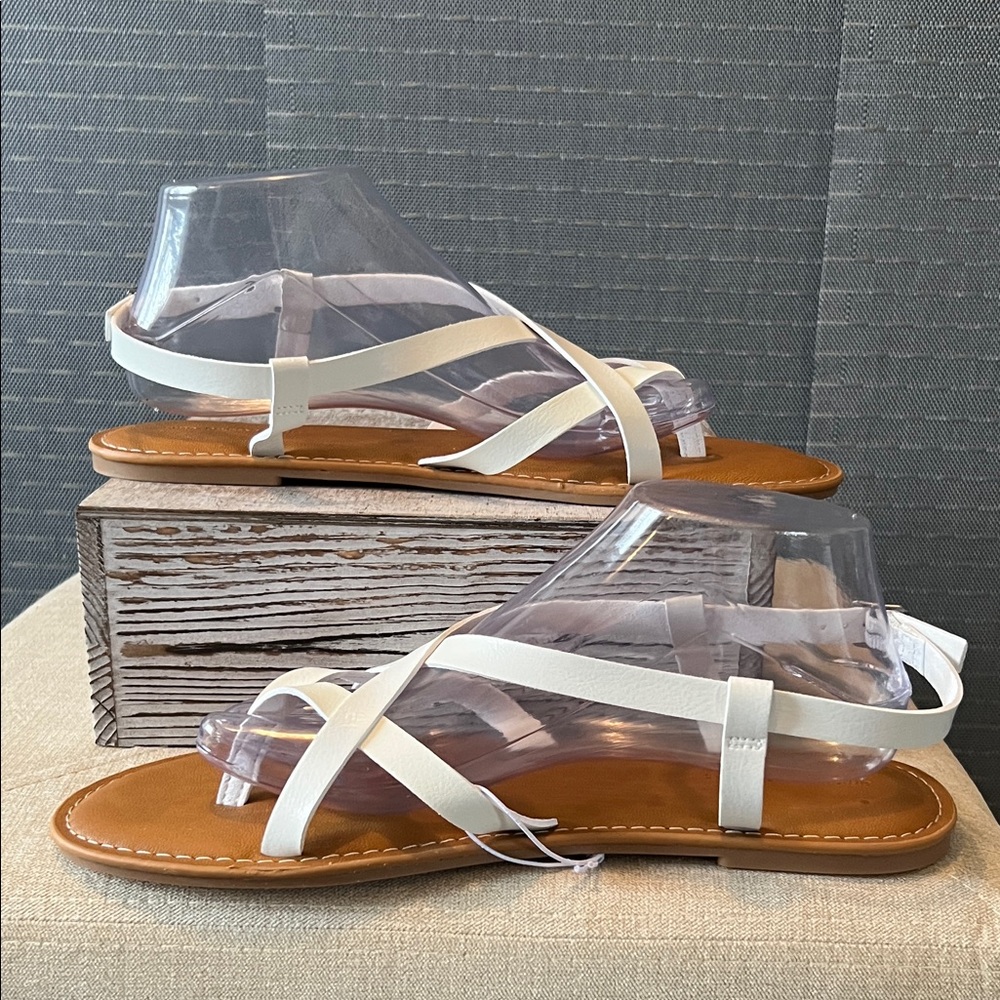 Amazon Essentials White Casual Strappy Sandals